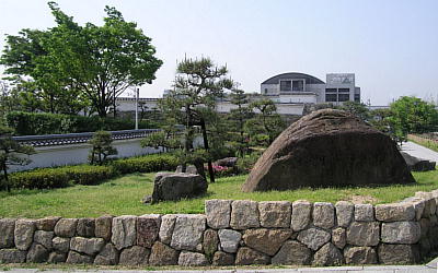 隬