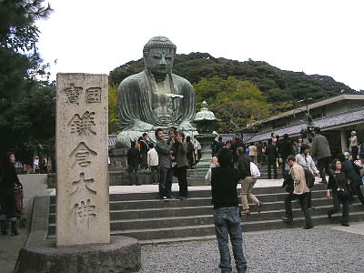 q啧